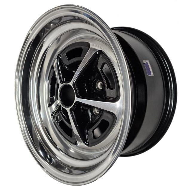 Roda de Alumínio estilo Magnum 500 15 X 8 Furação 5 X 114,3